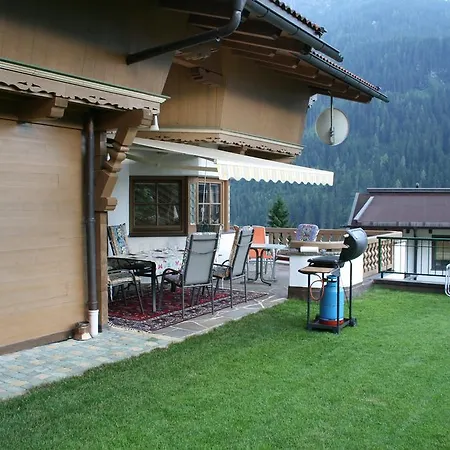 Erlzette Apartament Tux