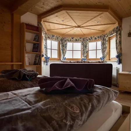 Erlzette Apartament Tux