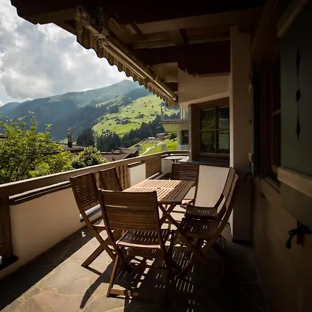 Apartament Erlzette Tux